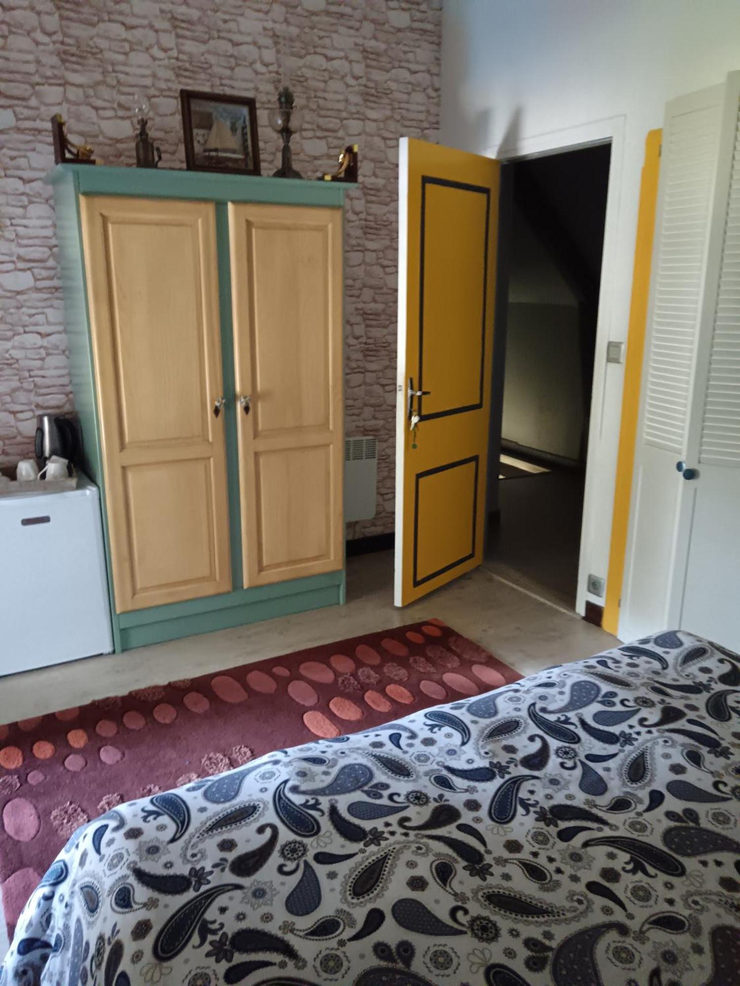 Hotel La Chaumiere En Bellevue Muzillac Zimmer foto